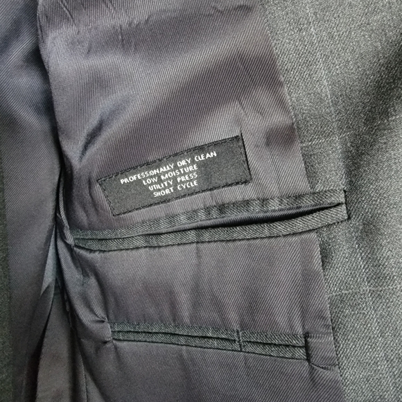 Jos A. Bank Suit Travelers Collection Mens 42R Jacket 38W x 28L Flat Front Pants - Picture 7 of 15